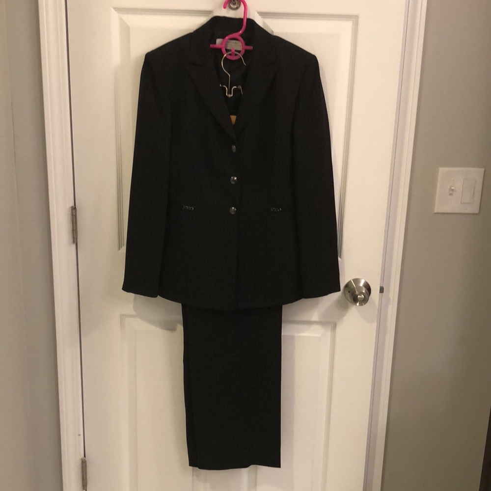 Tahari Petite suit